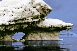 Antarctic Team Braves Elements to Install Monitors on Thwaites Glacier